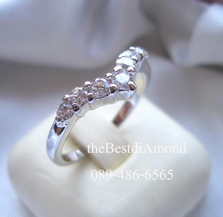 BR953RD+++แหวนแถว ทรงปีกนก+++ สวย เก๋ มากๆๆ ดีไซน์ปีกนก หยักนิดๆ เพชรสวยสุดๆๆ วิ๊งๆ เล่นไฟมากๆๆ ฝังแบบหนามเตย ใส่สวยทุกนิ้วเลยค่ะ