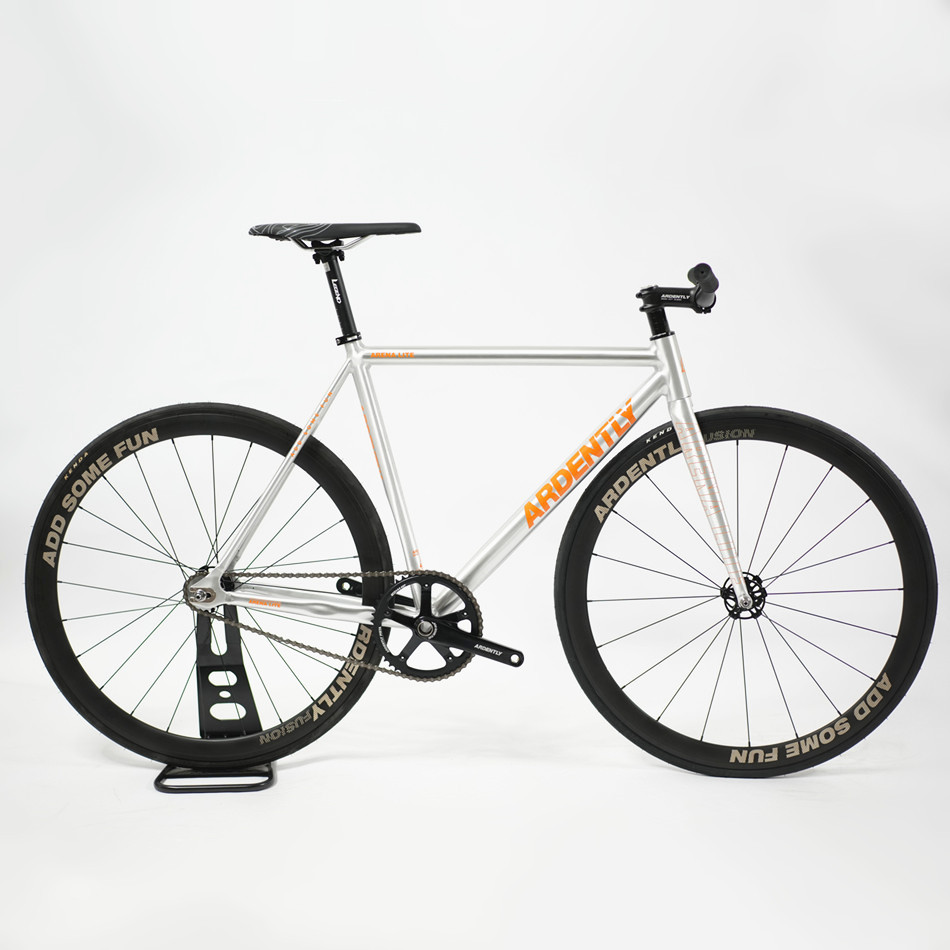 จักรยาน ARDENTLY ARENA LITE 6069 — Fixed Gear สนามแข่ง น้ำหนักเบา ปั่นแรง ดีไซน์สปอร์ตจัดเต็ม | โครงอลูมิเนียม 6069 | ล้อ 700C