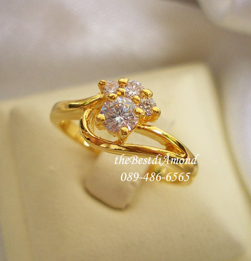 BR966+++แหวนน่ารักๆ อีกแบบค่ะ โดยก้านดีไซน์ อ่อนช้อย รับกับเพชร ที่วางได้ลงตัวเหมาะเจาะ เพชรวิ๊งๆเลยค่ะ งานน่ารักมากๆๆ ใส่ติดนิ้วได้เลย หรูหราพอควร