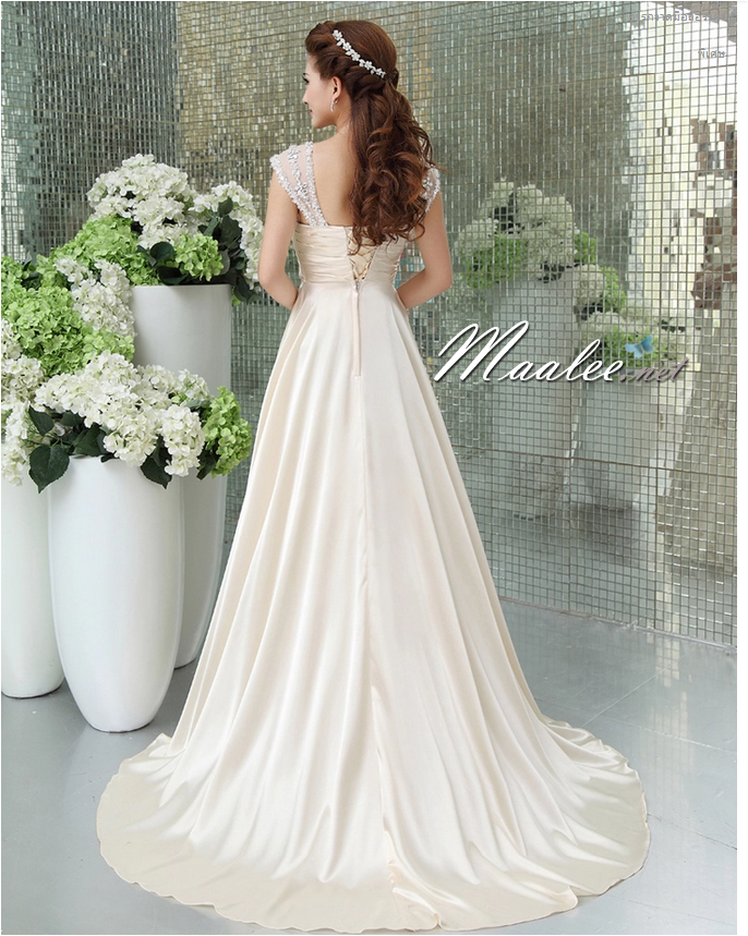 พร้อมเช่า ชุดราตรียาว สีครีม Champagne ผ้าซาตินมันเงา สวยหรู ประดับคริสตัลช่วงบนอกจับจีบ ชายกระโปรงยาว