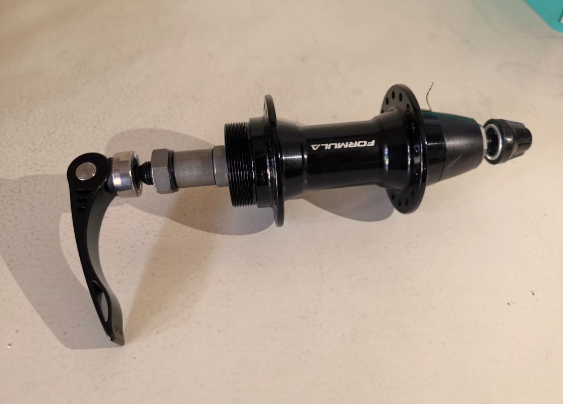 ดุมหลัง ดุมเสือภูเขา FORMULA MTB Rear HUBS Rotary Fl (เฟืองเกลียว) 32/36 รู สีดำและสีเงิน ดุมเกลียว