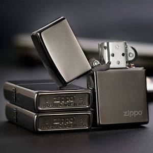 ไฟแช็ค Zippo 24756ZL แท้ ดำสนิทผิวมัน " Zippo Logo Black Ebony Finish " แท้นำเข้า 100%