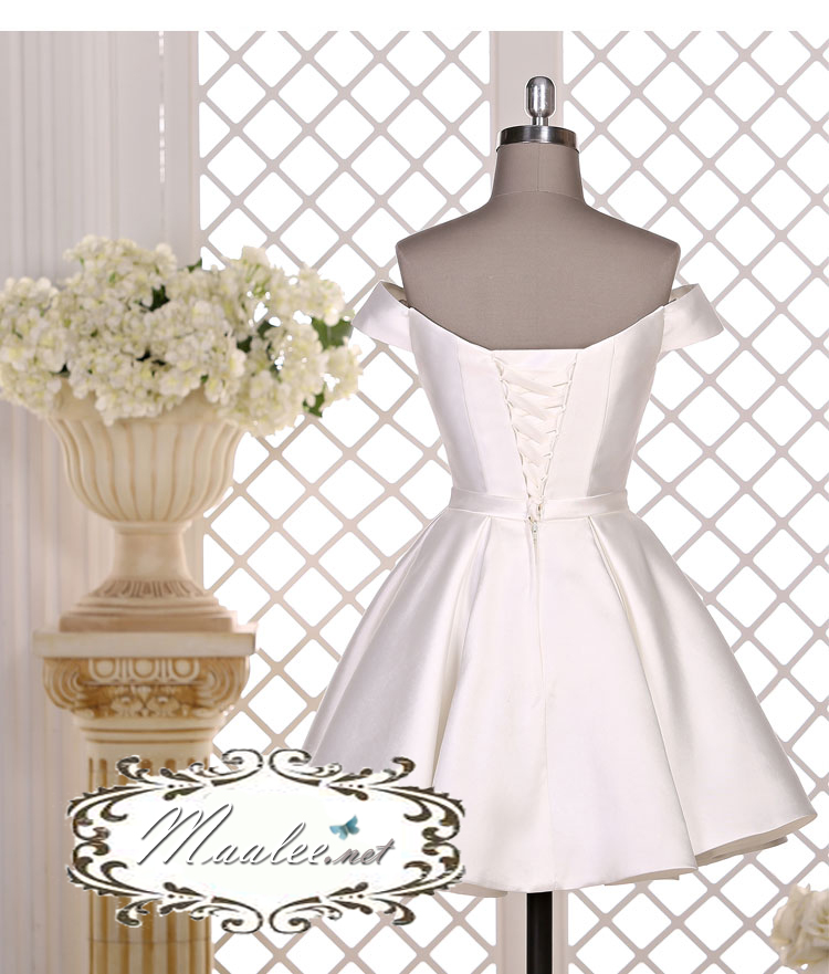 พร้อมเช่า ชุดราตรีสั้น แบบปาดไหล่ ผ้าซาตินเรียบหรู กระโปรงทรงA แต่งโบว์2ชั้น ช่วงเอว สีขาว (เชือกผูกหลัง)