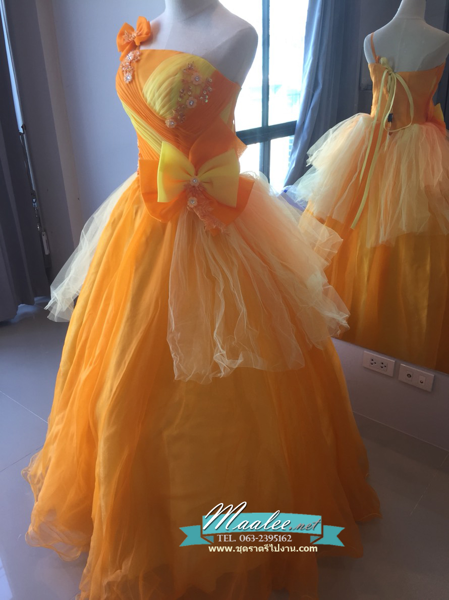 พร้อมเช่า ชุดแฟนซี ชุดราตรี ไหล่เดียว สีส้มแต่งระบายสีเหลือง น่ารัก แต่งโบว์เพิ่มความหวาน