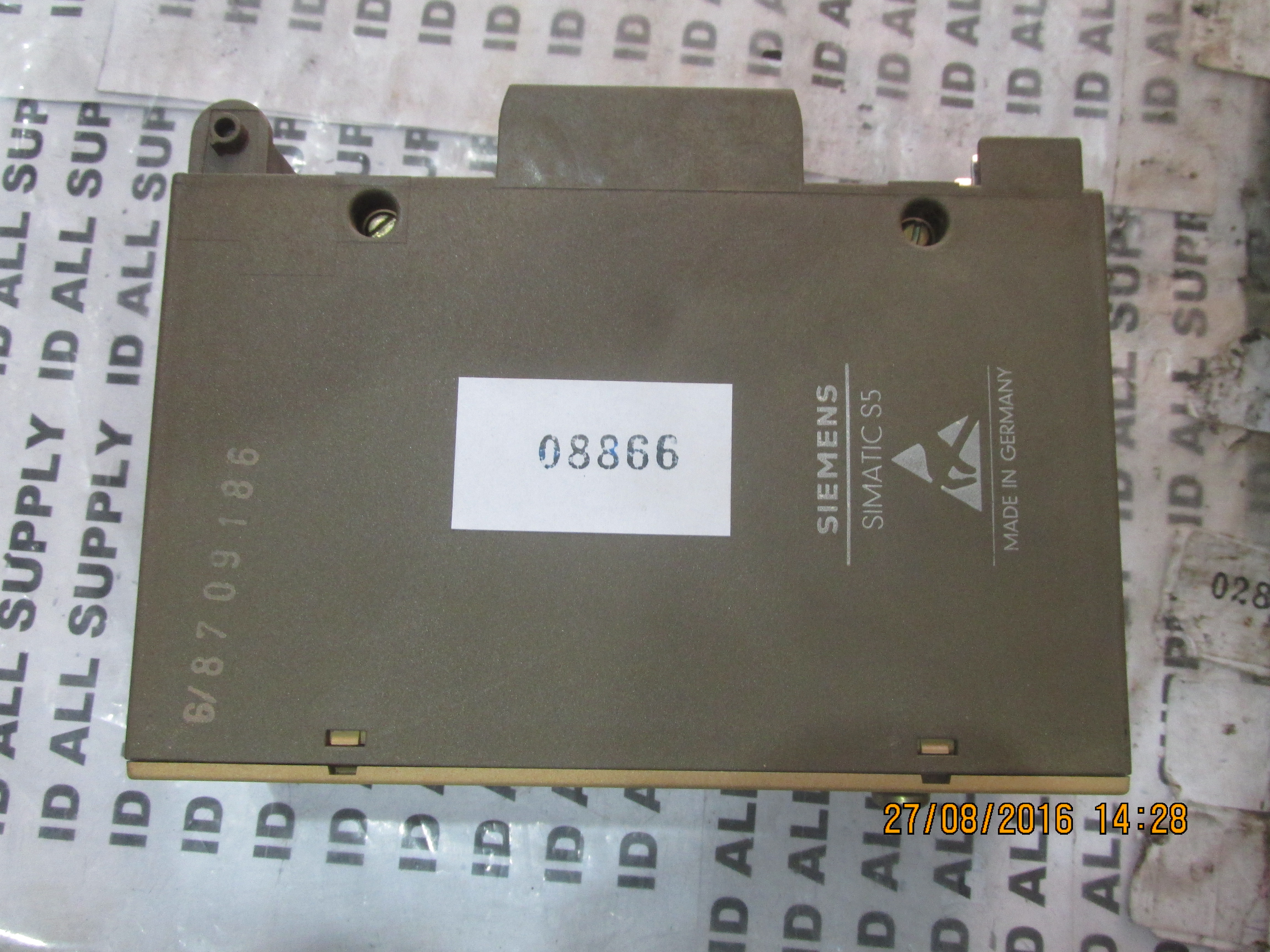 PLC “ SIEMENS ” รุ่น 6ES5 421-8MA11