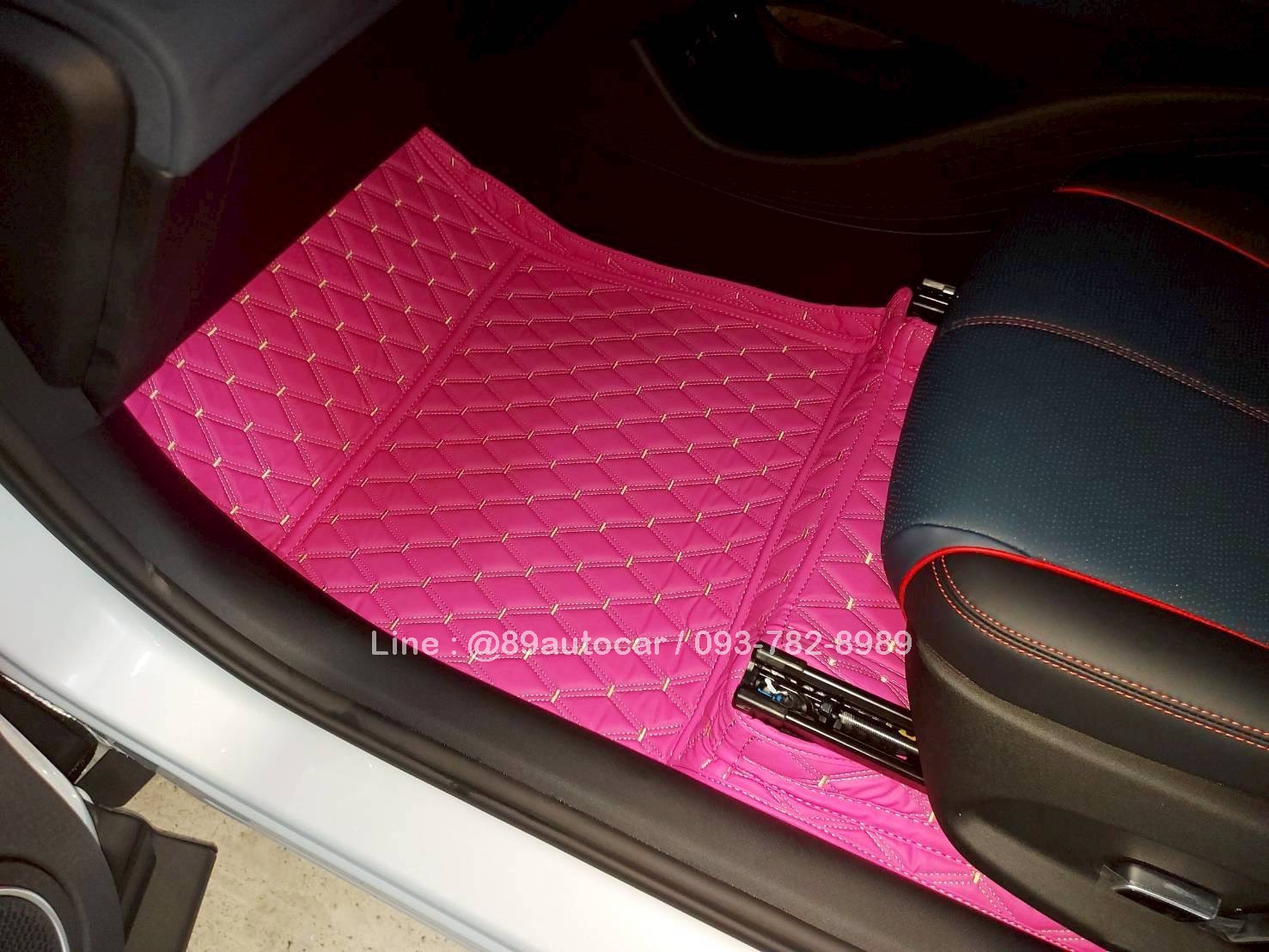 พรมปูพื้นรถยนต์ BYD Atto3 ปูพรมVVIP สีชมพูด้ายทอง เต็มคัน