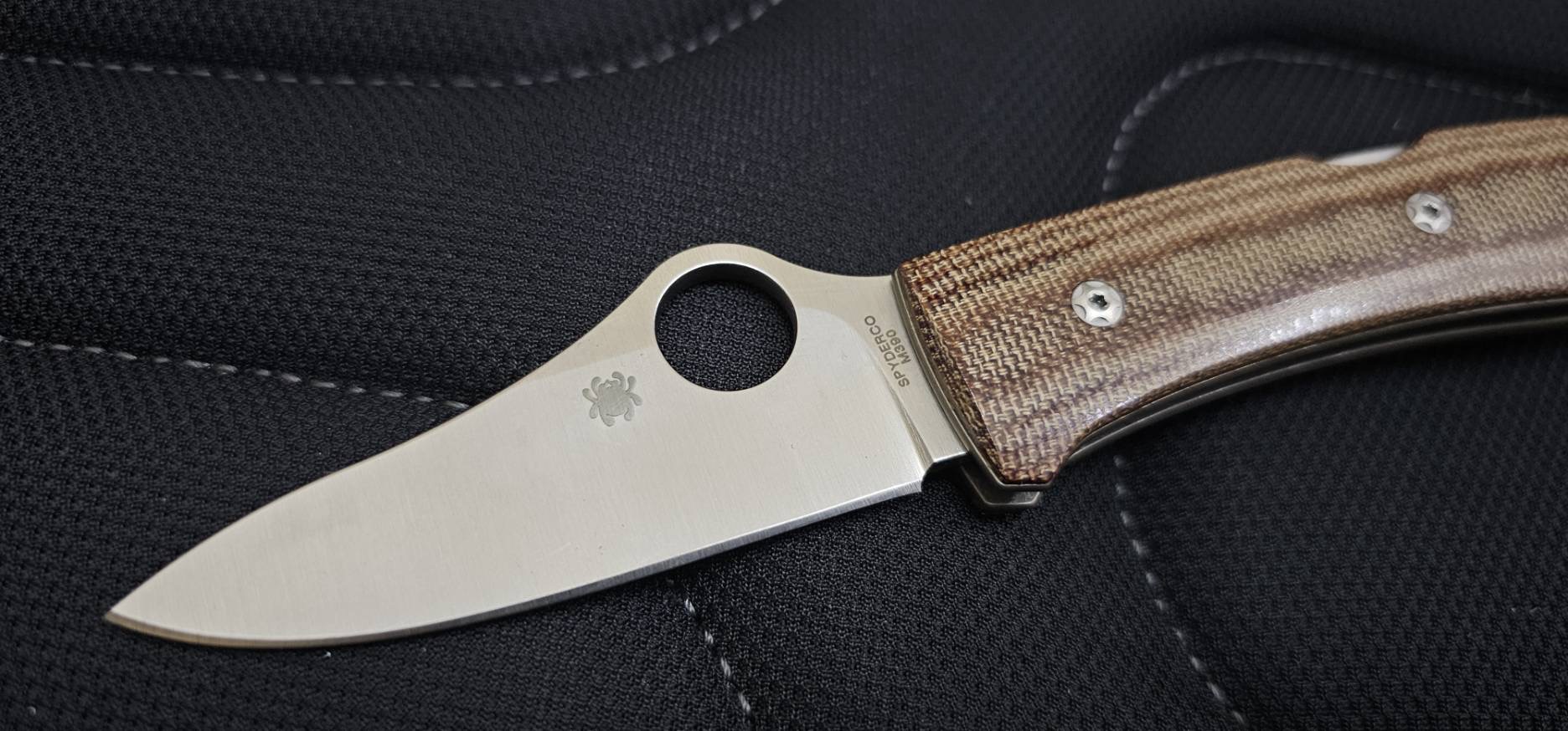 Spyderco/LionSteel Max SpyOpera M390 Satin Plain Blade, Brown Canvas Micarta Handles