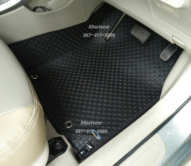 ผ้ายางปูพื้นรถยนต์ Toyota Altis 2006-2013 กระดุมสีดำขอบดำ