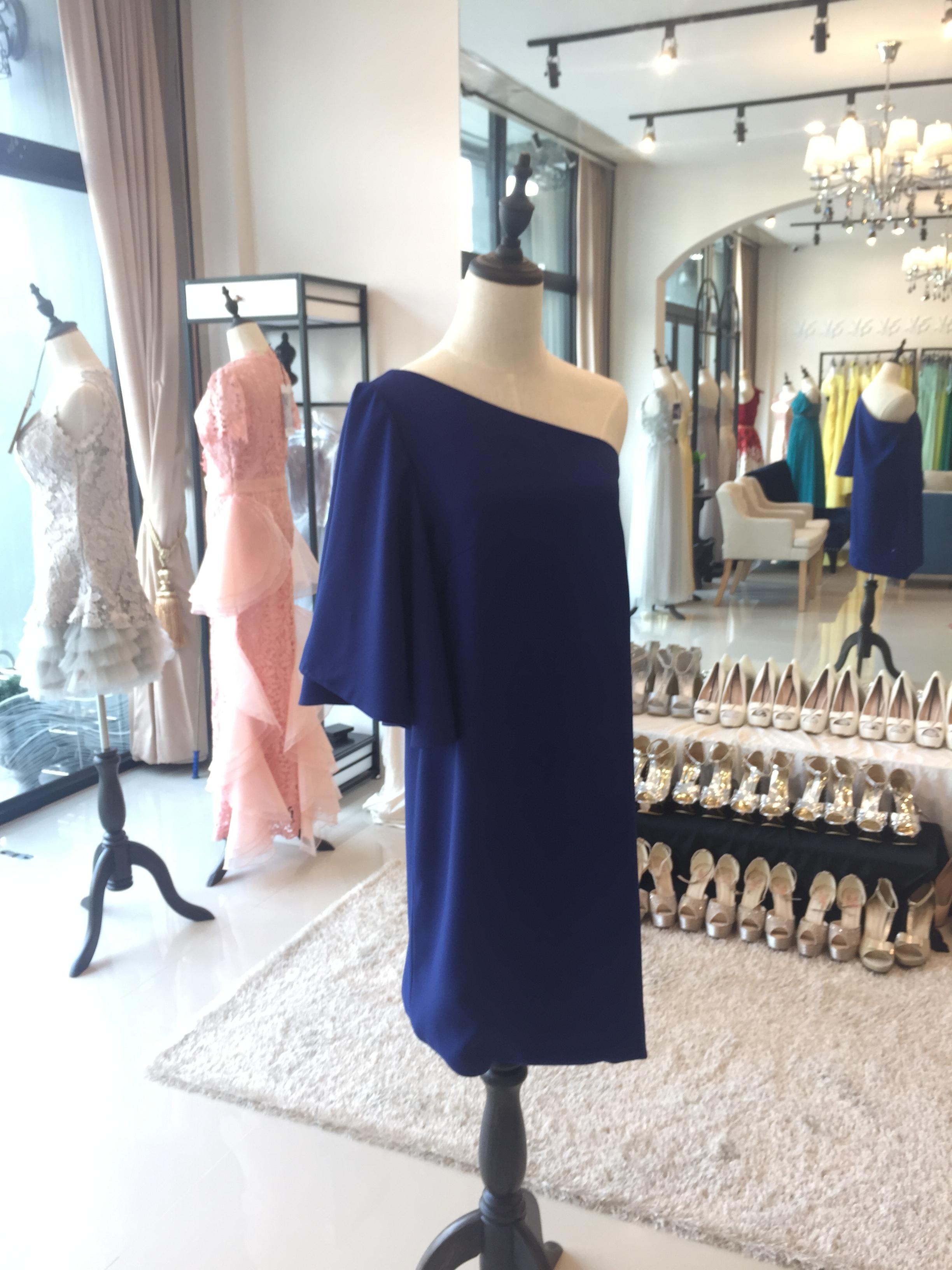 พร้อมส่ง ชุดออกงาน แบบเรียบหรู ปาดไหล่ สีน้ำเงิน ใส่ได้ทั้งงานเช้า งานเย็น