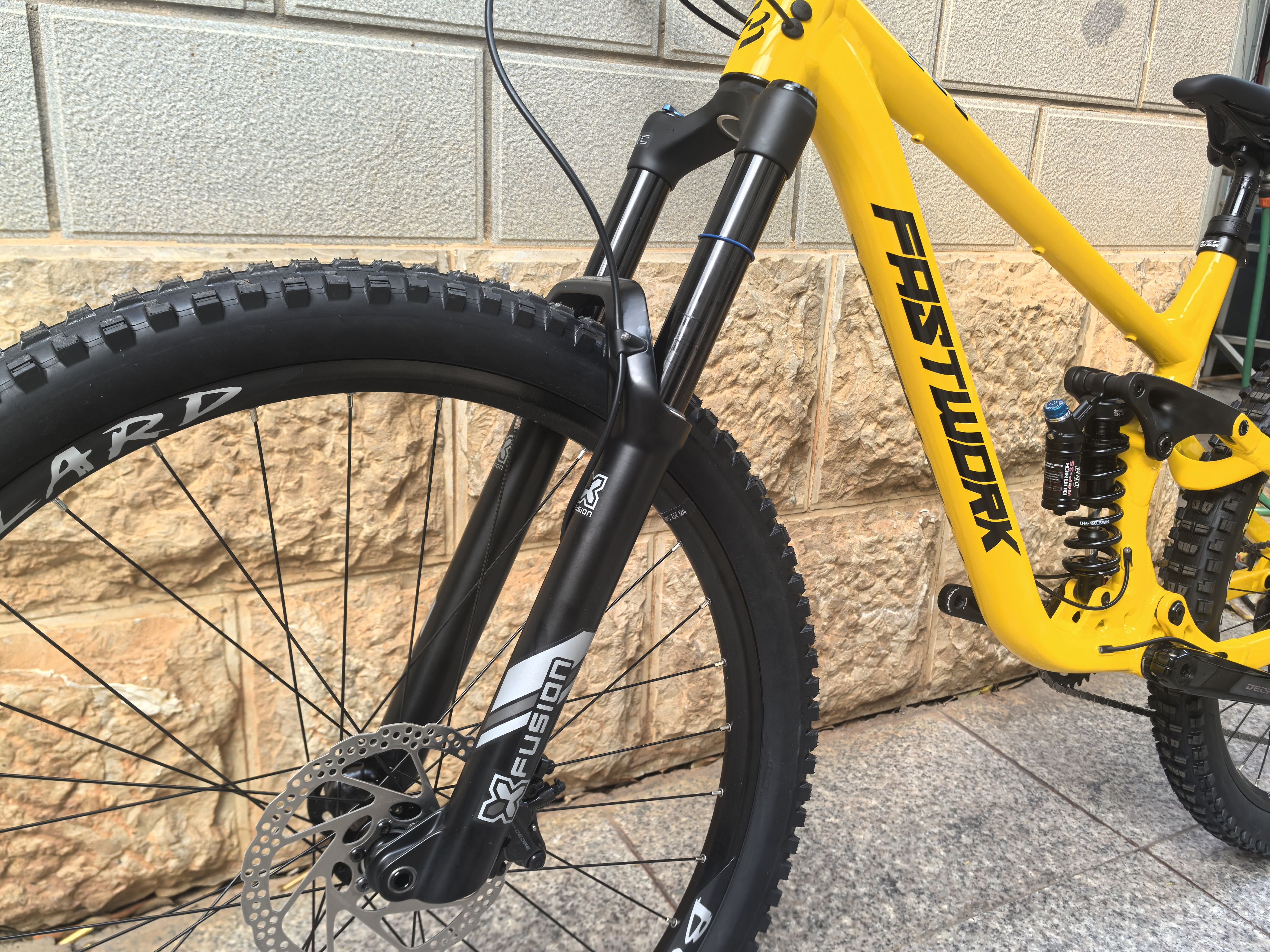 จักรยานเสือภูเขา Fastwork รุ่นใหม่ล่าสุด – ซอฟท์เทล 4th Gen 279 Softtail | จักรยาน DownHill 12speed, SLX ล้อ 27.5