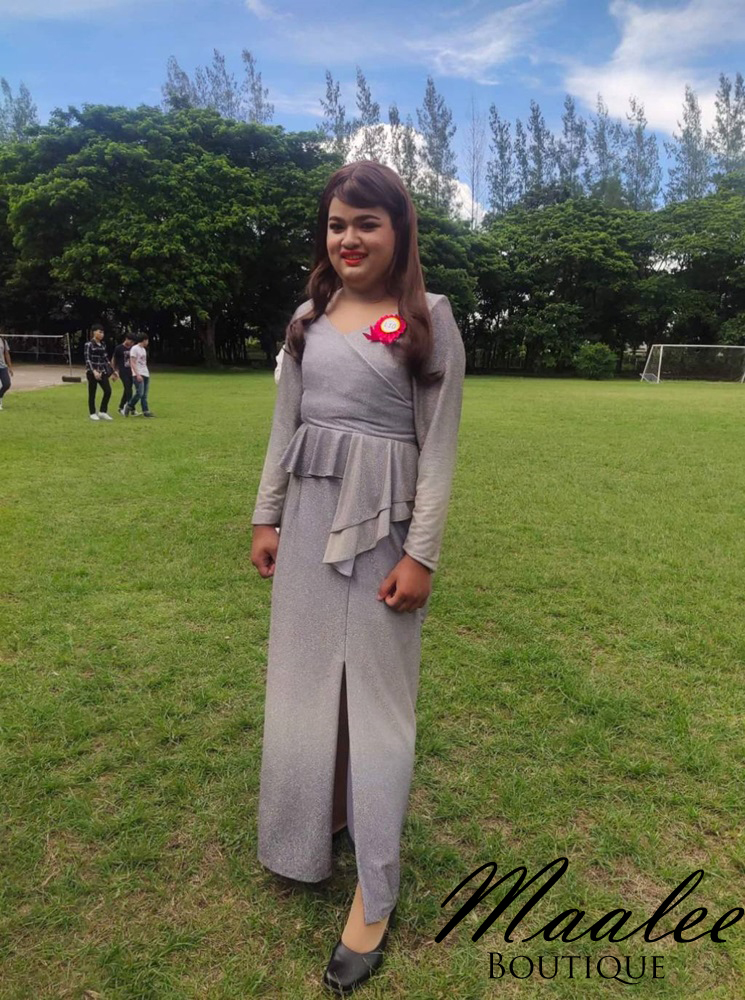 พร้อมเช่า ชุดราตรียาว แขนยาว ผ้า Glitter ไล่โทนสี เทาเงิน plus size