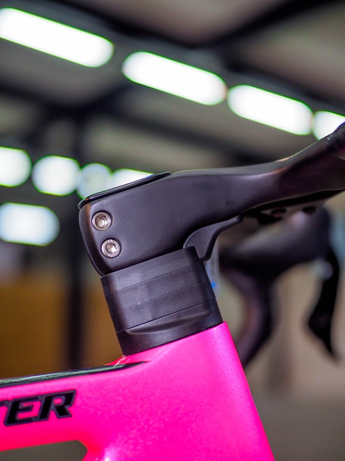 จักรยานเสือหมอบ TWITTER รุ่น R15 Pro ชุดขับเคลื่อน EDS TX 24 sp. (เกียร์ไฟฟ้า) Full Hydraulic เฟรม/ตะเกียบ Full Carbon NEW2024