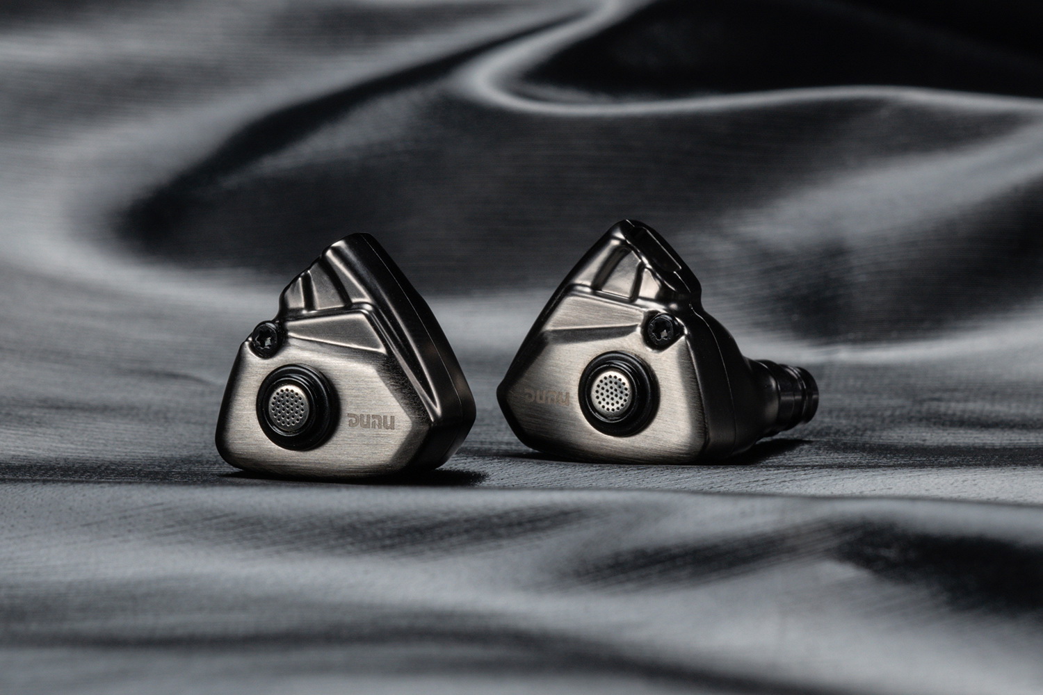 DUNU Titan S กำเนิดใหม่ของหูฟัง Titan ในธีม Cyberpunk