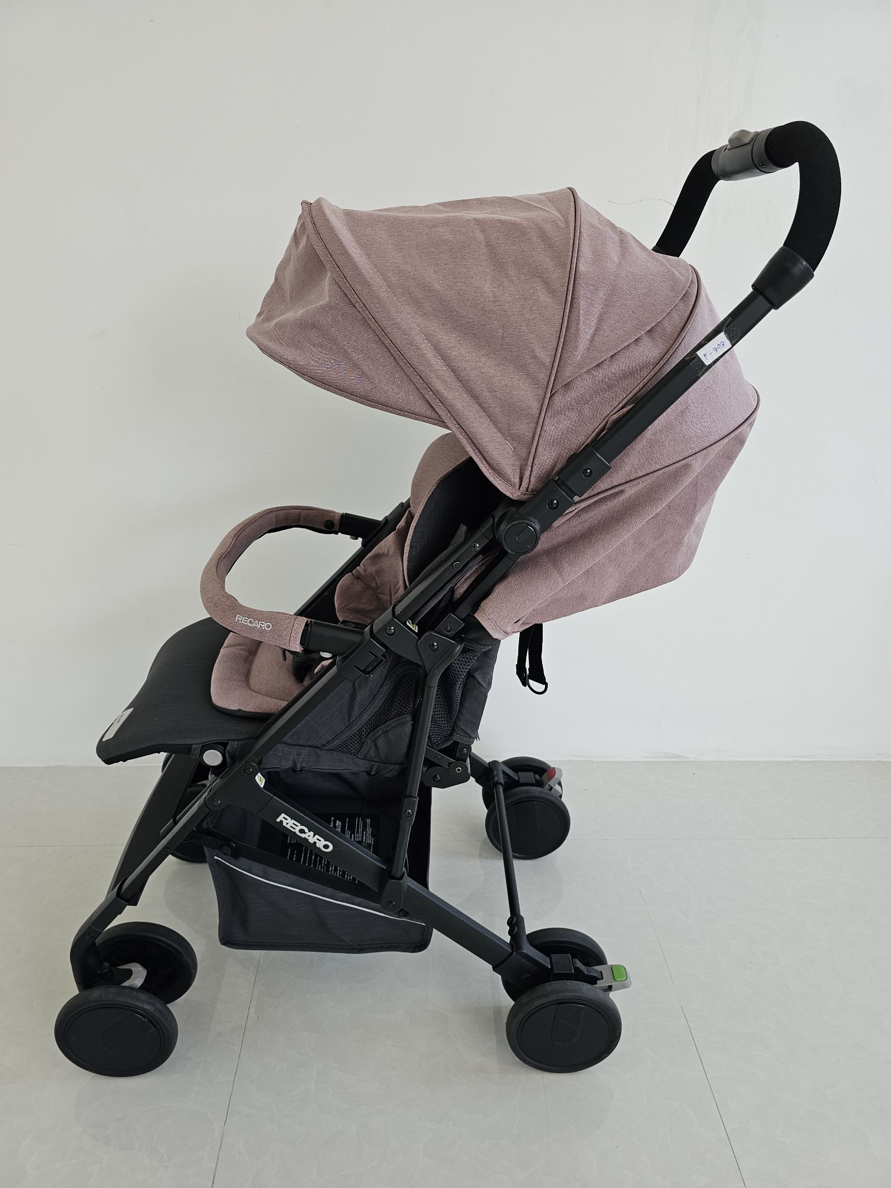Recaro รุ่น Easylife Elite2 สี Pale Rose