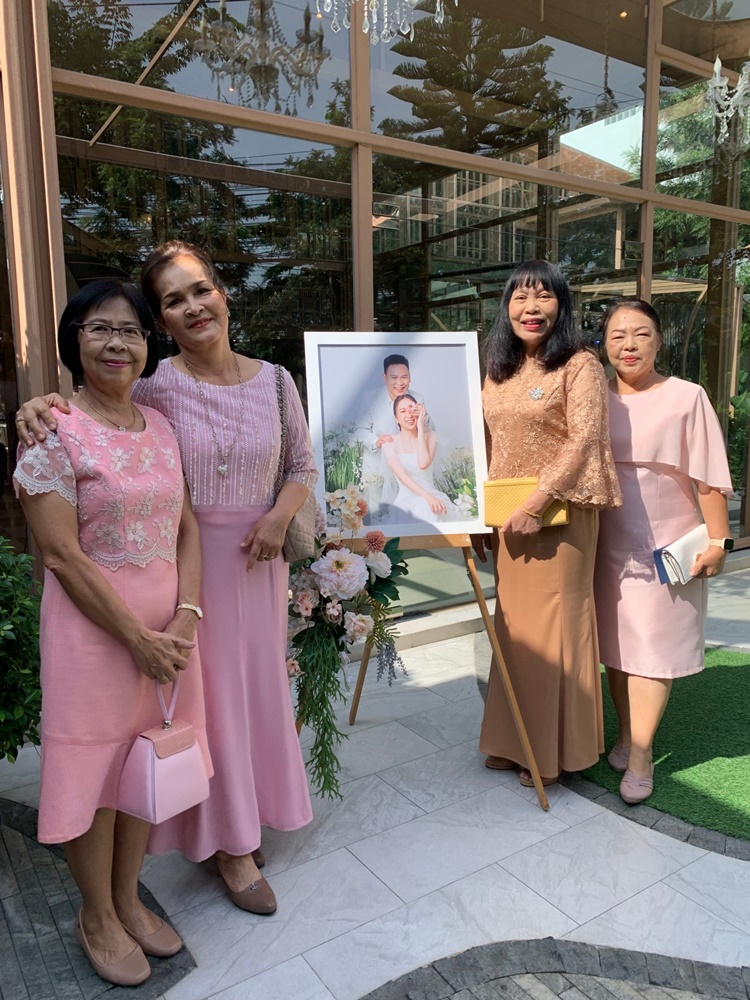 พร้อมเช่า ชุดเดรส แม่เจ้าสาวลูกไม้ สีชมพู ผ้าชีฟอง