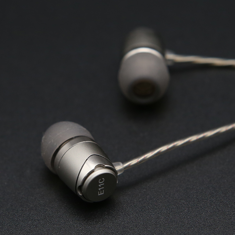 ขาย Soundmagic E11C หูฟังในตำนานรุ่นพัฒนาต่อยอดจาก E10 พร้อมไมค์ในตัว
