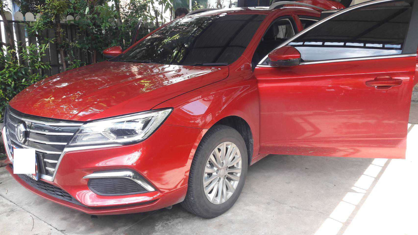 พรมรถยนต์ MG EP ปูพรมหกดี สีแดงไวน์ เต็มคัน