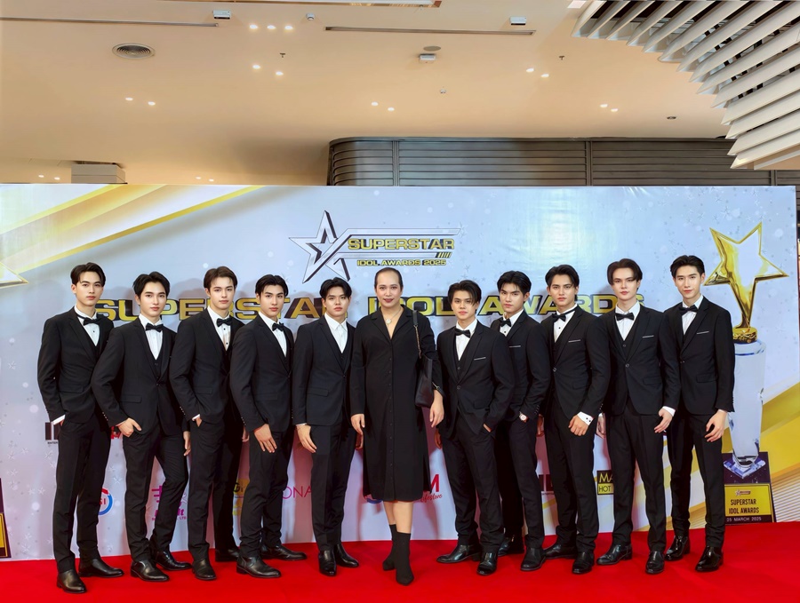 พร้อมเช่า ชุดสูทชาย สีดำ คลาสสิก รุ่นกระดุมเดียว (พร้อมเสื้อกั๊ก)