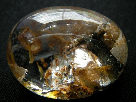 QU0014 แก้วเข้าแก้ว ปวกสามกษัตริย์ บ่อกำเนิดเกิดแก้วขนเหล็กภายใน ก้นแก้วเปิดให้เห็นแก้วแทงขึ้นเข้าเนื้อแก้วด้านบน ขนาด 22.07x28.42x13.21mm นน. 57.2.