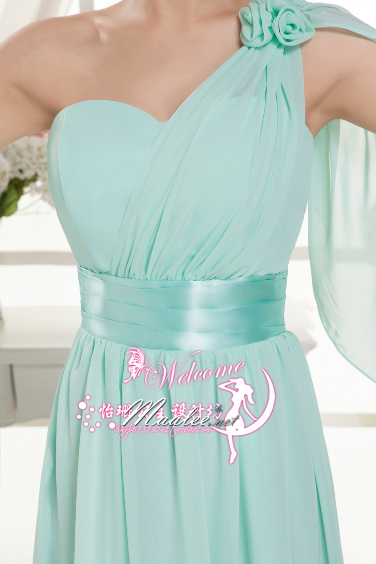 พร้อมเช่า ชุดราตรียาว เกาะอก ไหล่เดียว สีเขียว แอปเปิ้ล (สีเขียวอ่อน) * มี XXXL