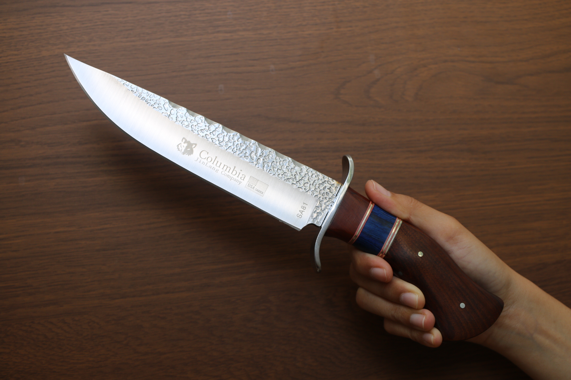 มีดเดินป่า COLUMBIA รุ่น SA81 ด้ามไม้ทรงโค้ง ทรงใบมีดสวย
