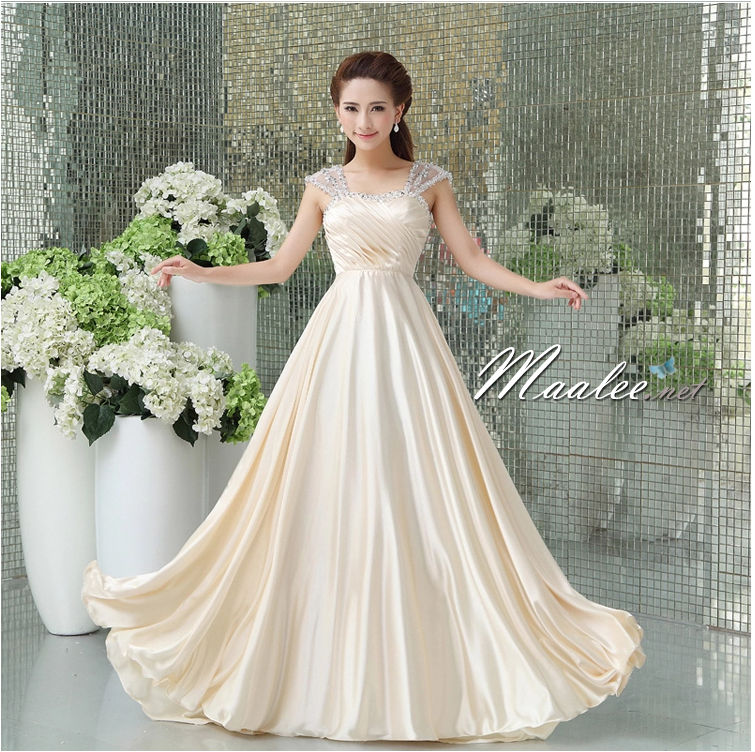 พร้อมเช่า ชุดราตรียาว สีครีม Champagne ผ้าซาตินมันเงา สวยหรู ประดับคริสตัลช่วงบนอกจับจีบ ชายกระโปรงยาว