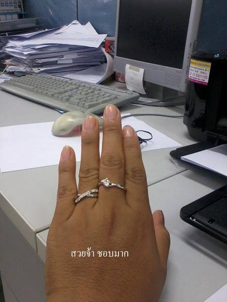 BR037RD+++แหวนแถวแบบไขว้+++ แบบนี้เก๋มากๆๆๆค่ะ ขายดีสุดๆ ใส่สวยทุกนิ้วเลยค่ะ ดีไซน์อ่อนช้อย และน่ารักมาก