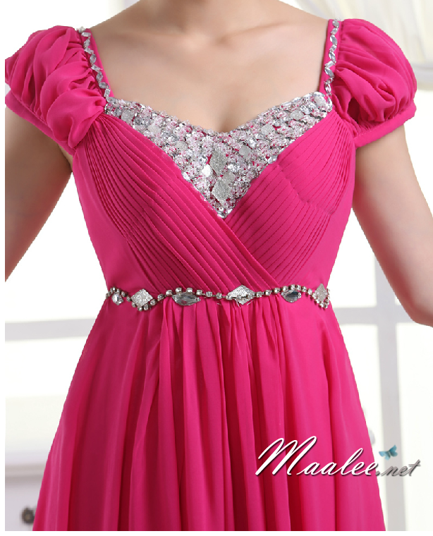 พร้อมเช่า ชุดราตรียาว สีโอรส มีแขน แบบเปรี้ยวอมหวาน ปักเลื่อมช่วงคอ หลังผ่าตัววี