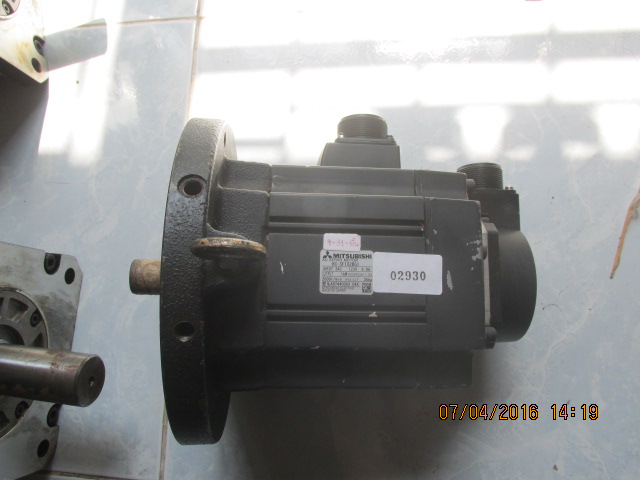 SERVO MOTOR “ MITSUBISHI ” รุ่น HC-SF102BG1