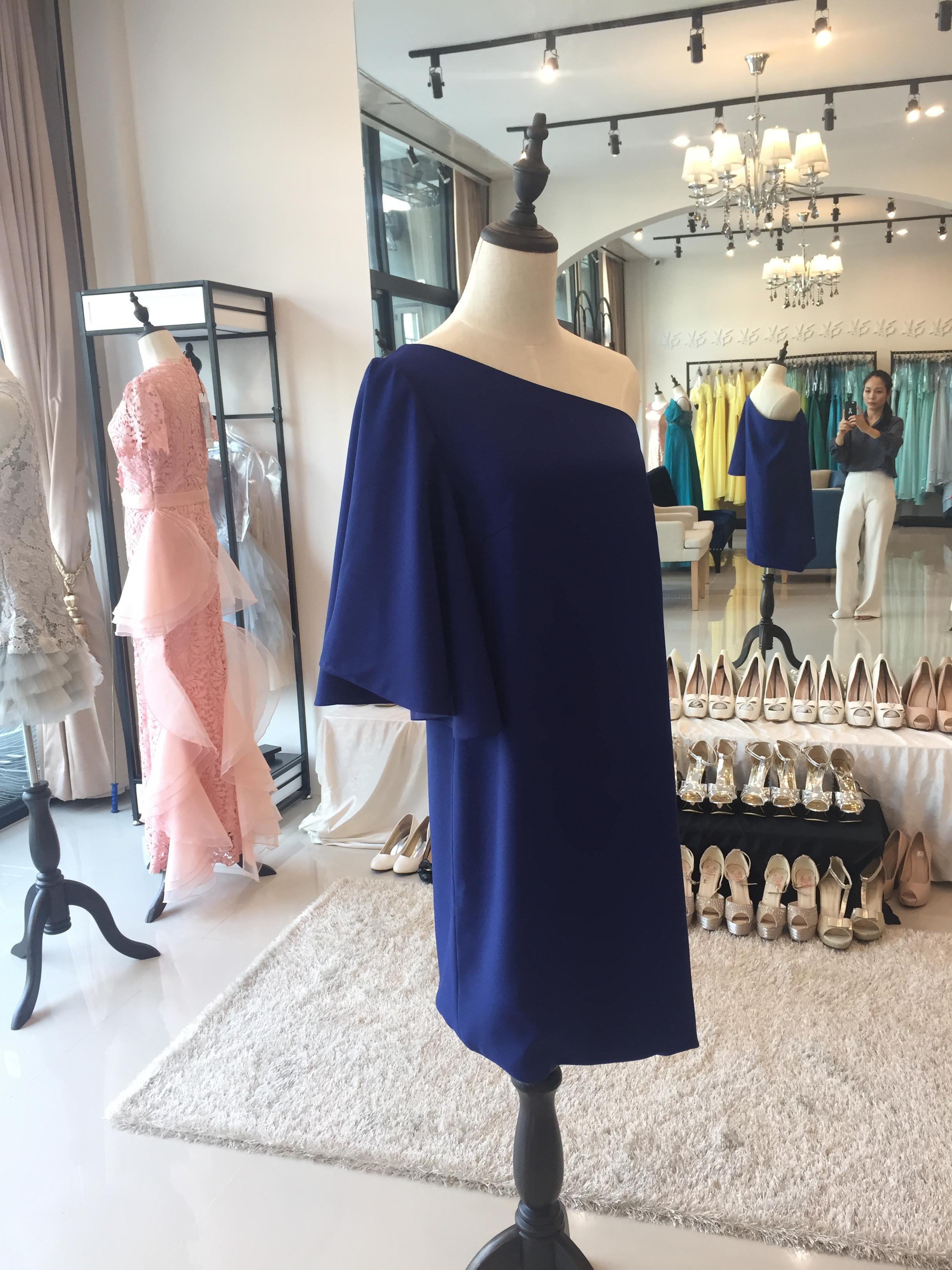 พร้อมส่ง ชุดออกงาน แบบเรียบหรู ปาดไหล่ สีน้ำเงิน ใส่ได้ทั้งงานเช้า งานเย็น