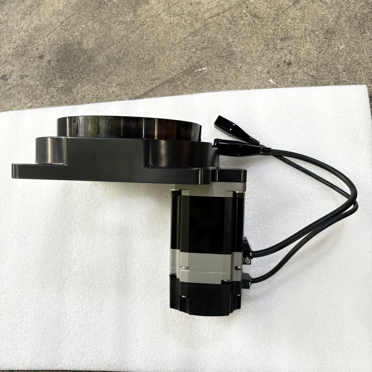 DGM200R-ARMC SERVO MOTOR " ORIENTAL "