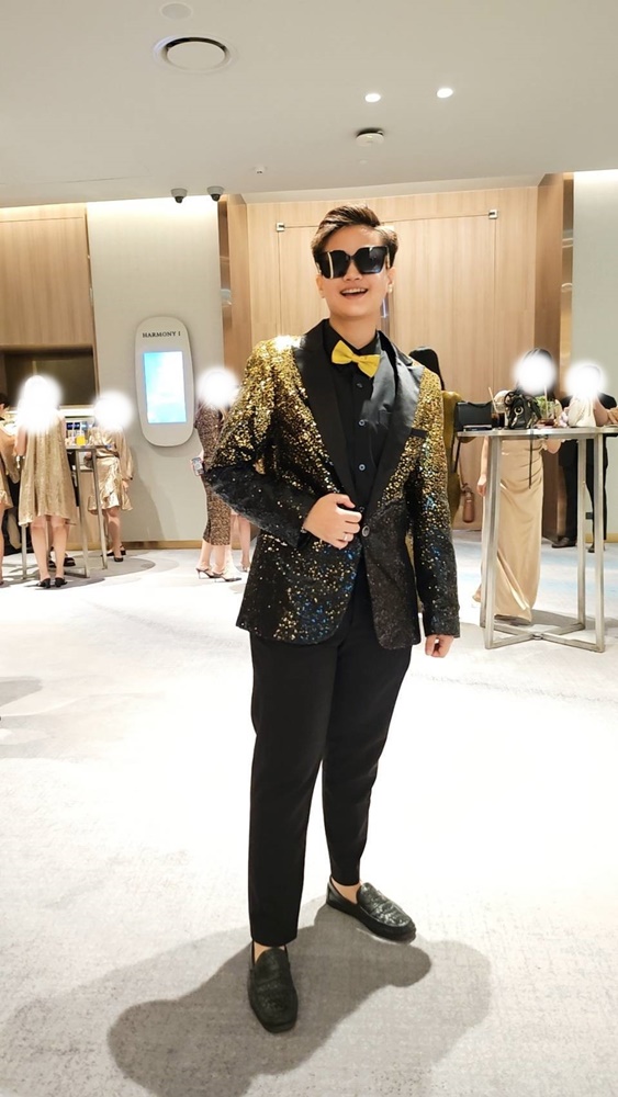 พร้อมเช่า เสื้อสูทชาย สูทแฟชั่น สูทกลิตเตอร์ ไล่สี สีทองดำ