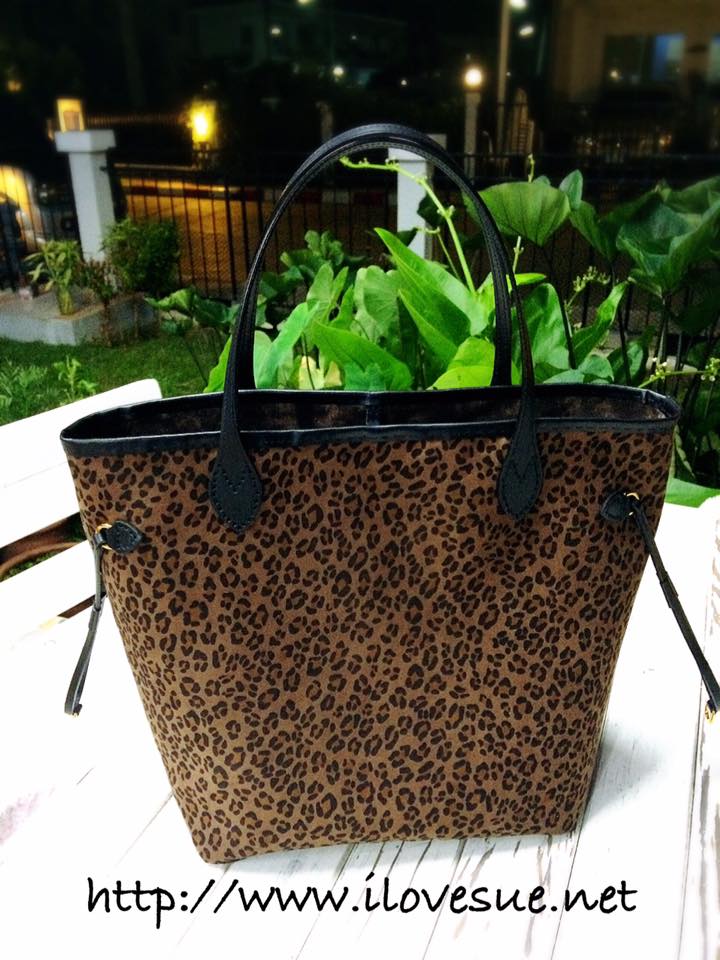 กระเป๋าทรง Neverfull - สั่งทำตามโทนสีค่ะ