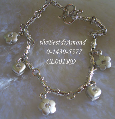 CL001RD+++สร้อยข้อมือหัวใจ และดอกไม้ ตุ้งติ้งน่ารักมากๆๆๆ+++ลายสร้อยเหมือนงานทองแท้เลย น่ารักสุดๆ มีหัวใจและดอกไม้ ห้อยตุ้งติ้ง ใส่ได้ 2 ด้านเลยค่ะ
