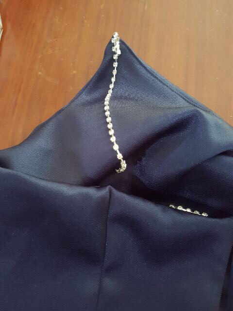 พร้อมเช่า ชุดเดรส ชุดออกงาน ราตรียาว ไหล่เดี่ยว ผ้าซาร่าเงาใส่แล้วผอม สีโรสโกล์ด