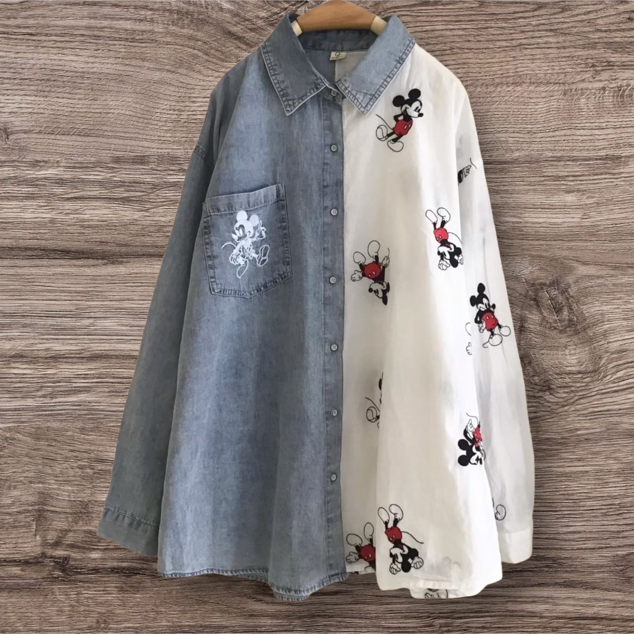 เสื้อเชิ้ตยีนส์ต่อลายผ้าคอตตอนลายปักมิ้กกี้