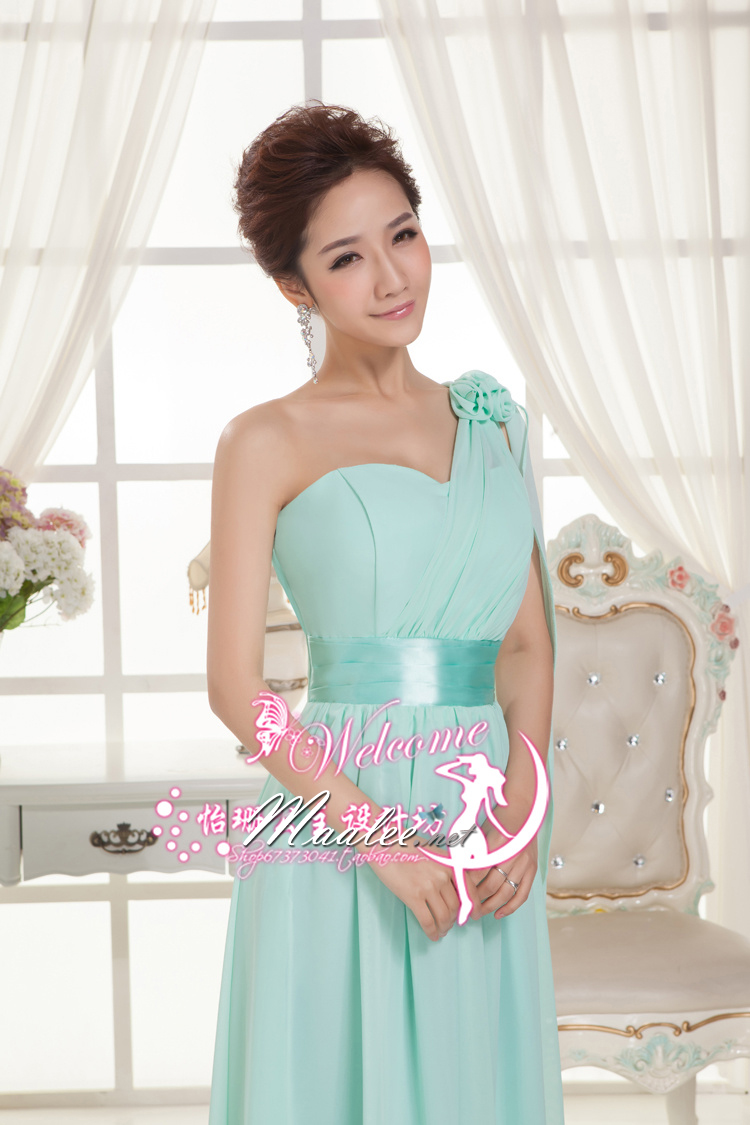 พร้อมเช่า ชุดราตรียาว เกาะอก ไหล่เดียว สีเขียว แอปเปิ้ล (สีเขียวอ่อน) * มี XXXL