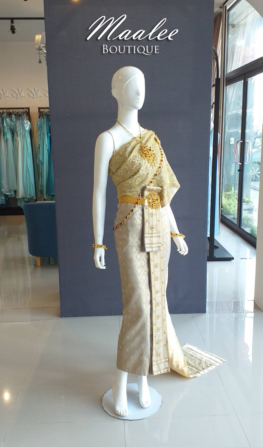 พร้อมเช่า ชุดแต่งงานไทยประยุกต์ ชุดหมั้นไทย สีเทาทอง เสื้อสูทสากล