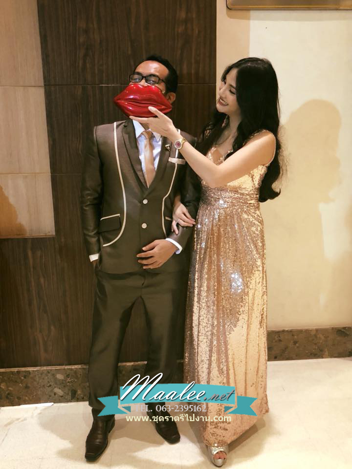 พร้อมเช่า ชุดราตรียาว แขนกุด สี Rose Gold แต่งเลื่อมทั้งตัว จับจีบช่วงเอว สวยหรู (ซิปหลัง)