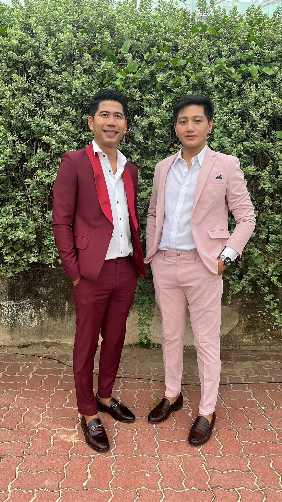 พร้อมเช่า ชุดสูทชาย สีชมพูพาสเทล Pastel Pink ทรงเข้ารูป สไตล์เกาหลี (ไม่มีเสื้อกั๊ก)