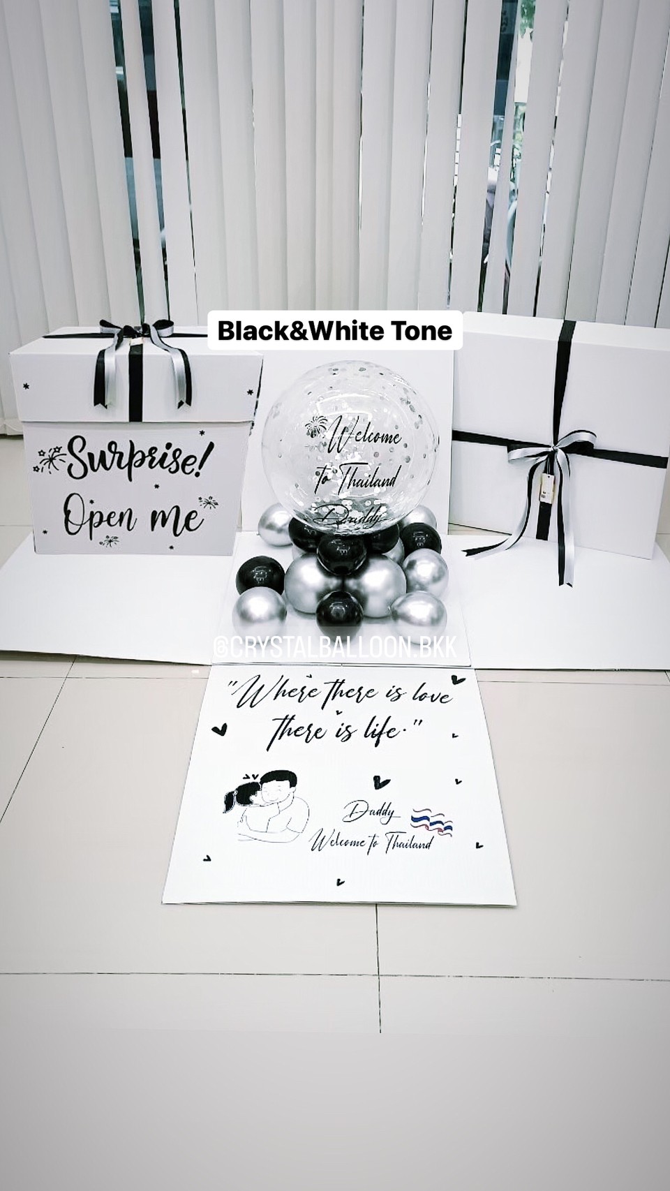 ลูกโป่ง แสดงความยินดี Surprise Box Bubble ขนาด 18" ตั้งฐาน Theme สีขาว-ดำ พร้อมตกแต่ง สามารถใส่รูปได้ 2 ใบ สามารถเปลี่ยนสีลูกโป่ง/เปลี่ยนข้อความได้