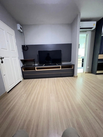 ให้เช่าซูม คอนโด 50 ชั้น 4 ห้อง 28 ตรม.เฟอร์ครบ ใกล้ ม.กรุงเทพฯ มีเครื่องซักผ้า พร้อมอยู่