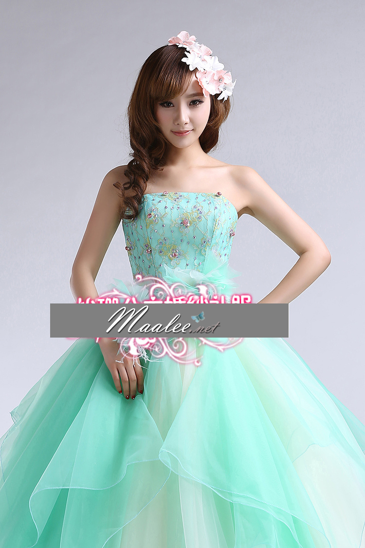 พร้อมเช่า ชุดแฟนซี ชุดราตรี เกาะอก สีเขียวมิ้นต์ แต่งระบายชายไม่เท่ากัน สวยเก๋