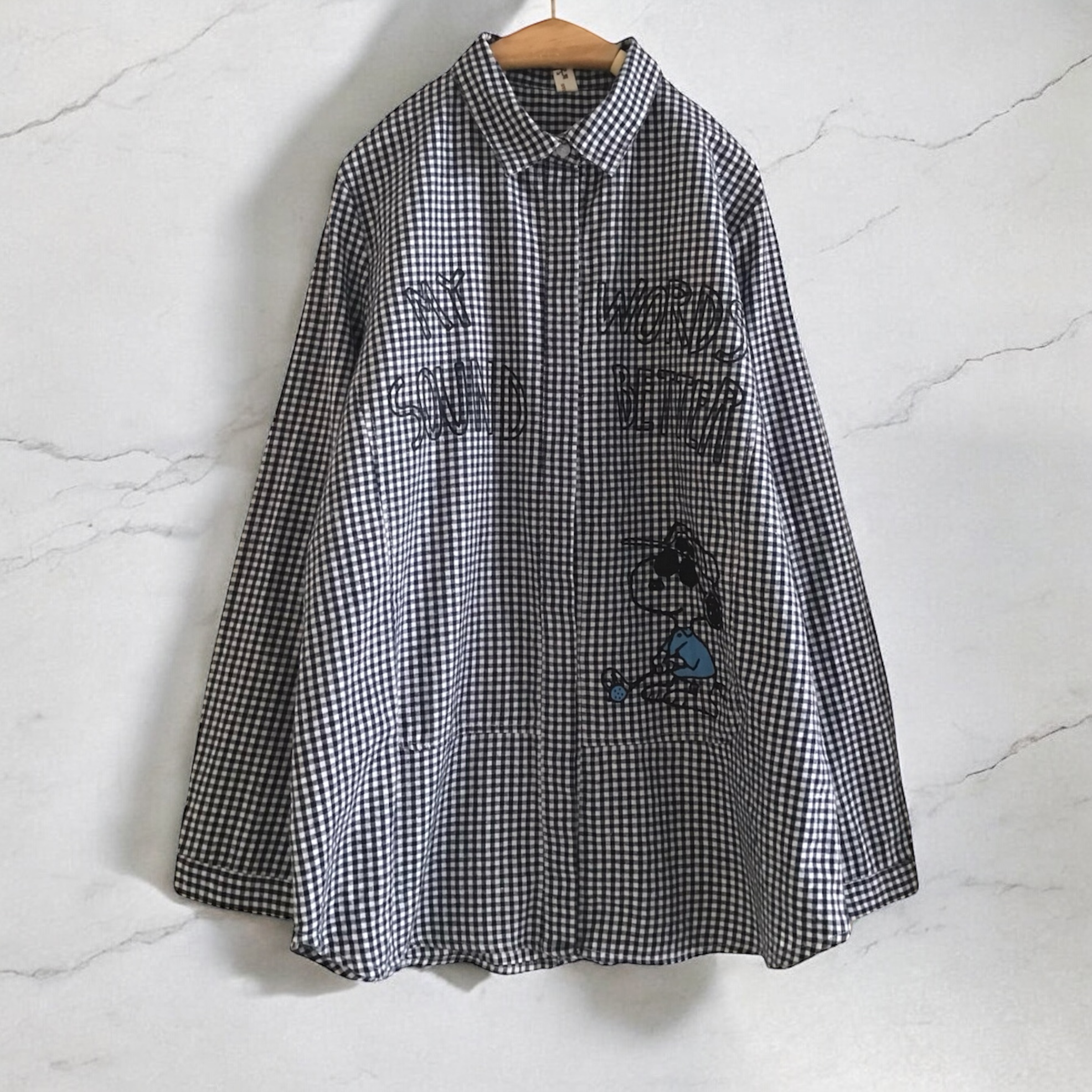 เสื้อเชิ้ตผ้าฝ้ายลายสก็อตสกรีนลาย