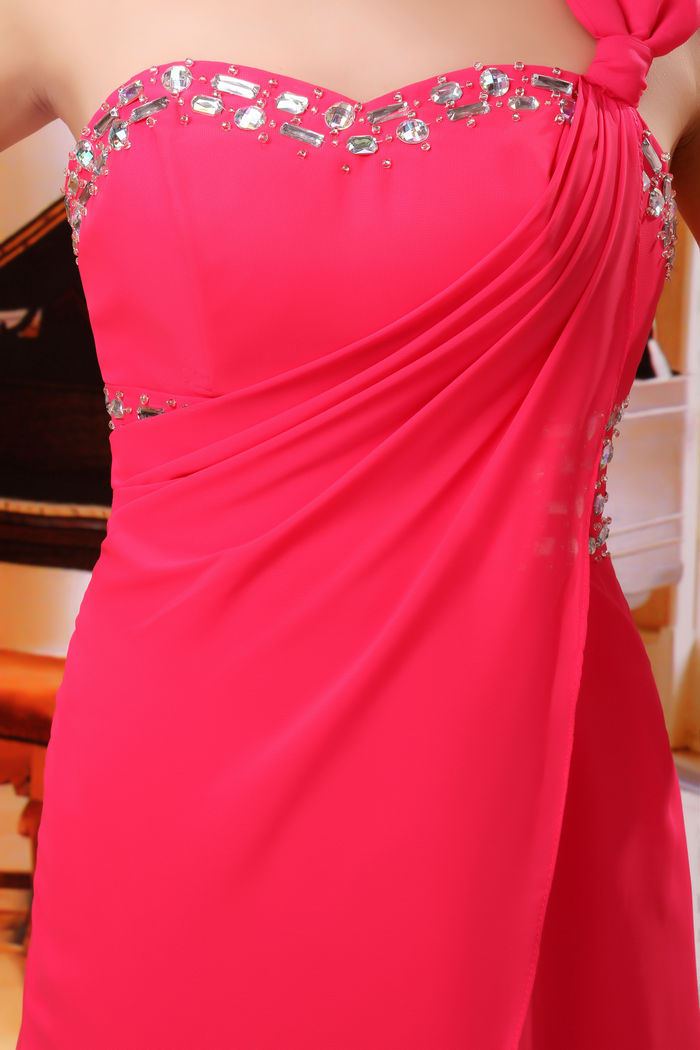 พร้อมส่ง ชุดราตรียาว ไหล่เดียว แบบสวย สีชมพู ช่วยพรางหน้าท้อง ปักเลื่อมช่วงรอบคอเสื้อและเอว