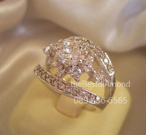 BR606RD++Wonderful flower in eyes++ แหวนดีไซน์เก๋ๆ สวย น่ารัก พร้อมหรูหรามากๆๆ แบบIntrend มากๆๆ สำหรับสาวๆที่ชอบงานหรูหราๆ ต้องไม่พลาด ดีไซน์สวยมากๆๆ