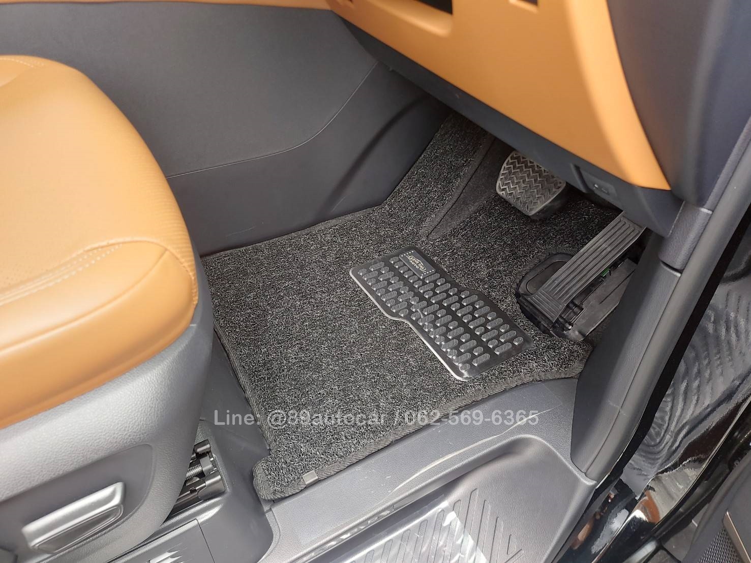พรมดักฝุ่น Toyota Alphard 40 ปี 2024 ปูพรมไวนิลดักฝุ่นสีดำขอบดำ