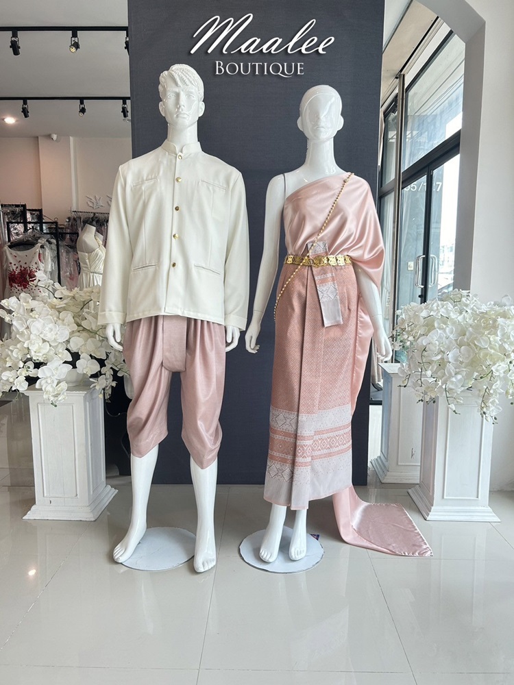 เช่า ชุดไทย ชุดเพื่อนเจ้าสาว ชุดไทยผ้าถุงสีเทาส้มเงิน สไบสีชมพูนู้ด