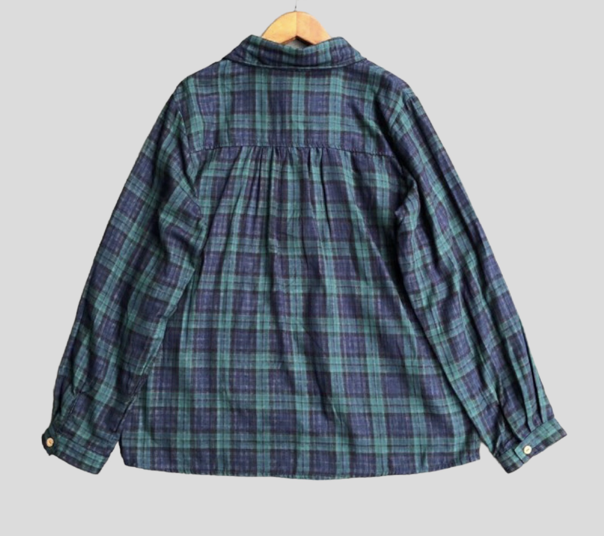 เสื้อผ้าฝ้ายลายสก็อตแต่งกระเป๋า