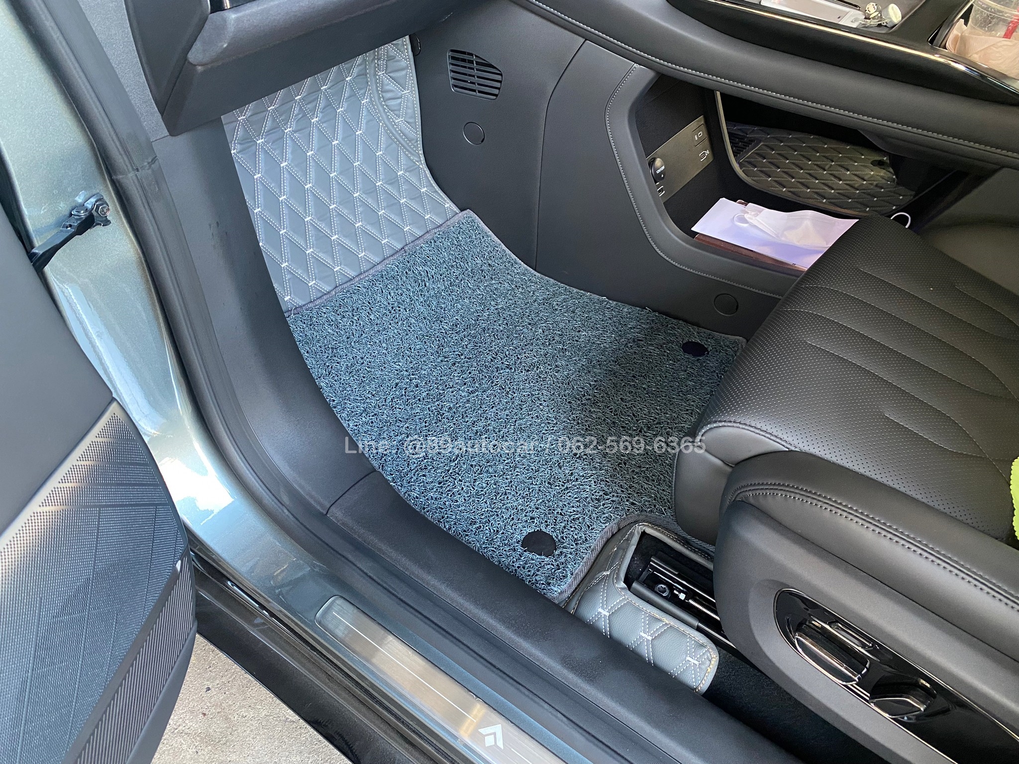 พรมปูพื้นรถยนต์ aion hyptec ht ปูพรม7D VVIP สีเทาด้ายเทา เสริมไวนิลดักฝุ่นสีเทา เต็มคัน